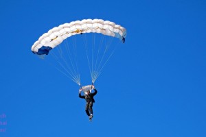 辛辛那提中场吉迪赛后与梅西交换球衣，双方握手拥抱致敬