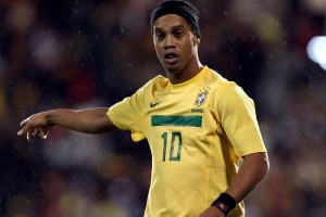 击剑健儿军训淬火 意志如钢剑指巴黎