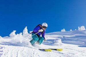 皇家马德里左路风暴席卷赛场，威尼修斯远程发炮引爆伯纳乌