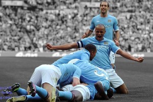 马斯坦托诺，因伤落选却随队训练，阿根廷新星的坚韧与团队精神的胜利